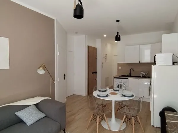 Appartement T3 rénové, meublé, équipé (2 chambres)