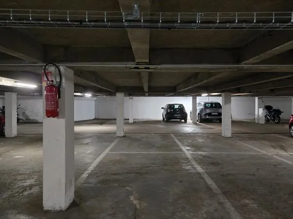 Location Parking privé (sous-sol) Sèvres