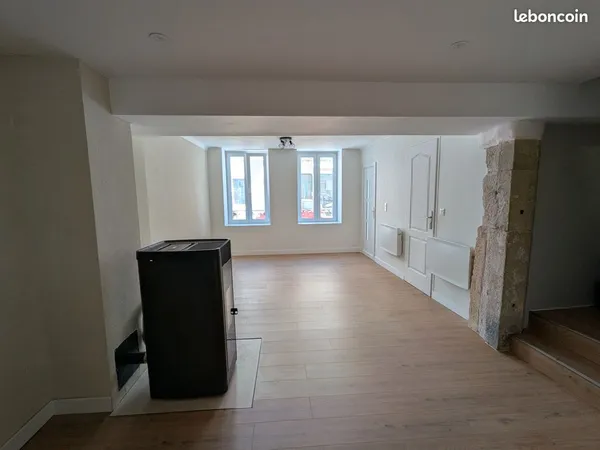 Maison de ville F4,90 m², refaite à neuf