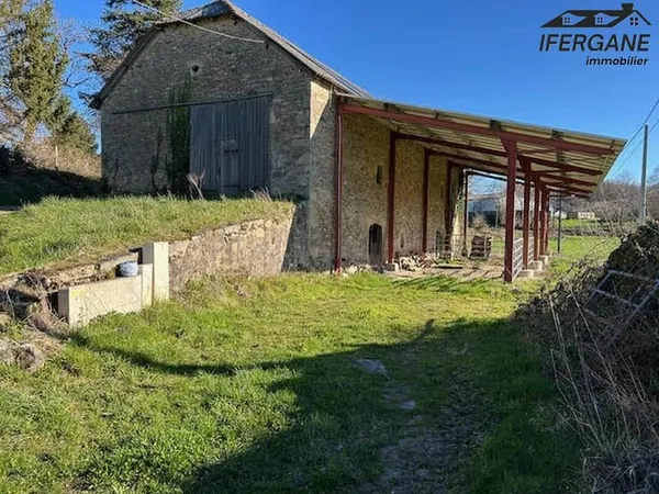 SECTEUR LATRONQUIÈRE - Grange de caractère à restaurer - 350 m² sur deux niveaux + appentis 180 m²