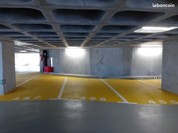 Place parking privé - Futura Glacière