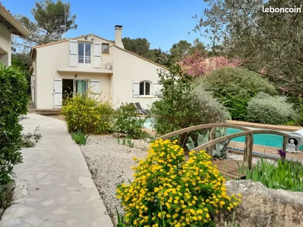 Maison 142 M2 avec piscine et grand terrain
