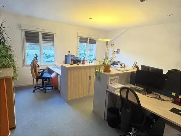 Local commercial 168 m²