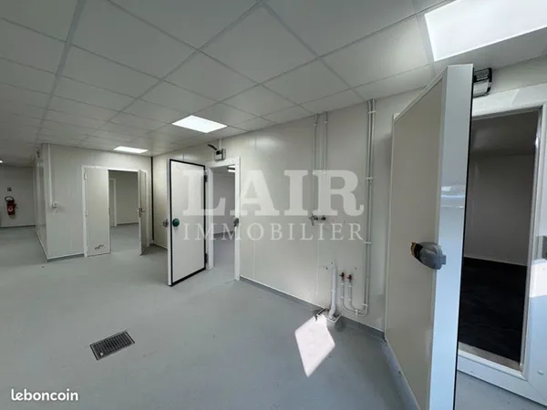 Local 1120 m² ARGENTAN