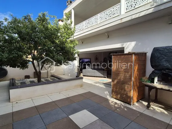 Maison 12 pièces 261 m²