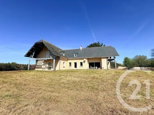 Maison 4 pièces 305 m²