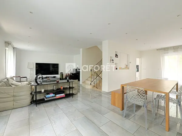 Maison 5 pièces 156 m²