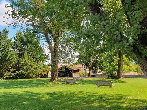 CAUDERAN CENTRE / LIGNE G, BUS 73, 02 / T3 BIS 3CHBRES / RESIDENCE VERDOYANTE / DERNIER ETAGE / CAVE