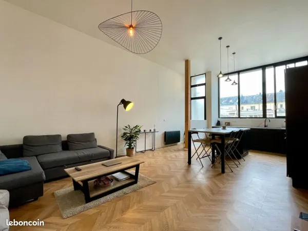 Appartement type loft en centre-ville d'Évreux