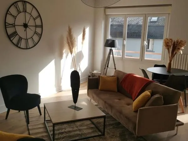 T2 meublé lumineux 47 m² - Centre à pied