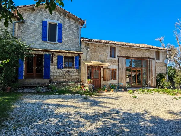 Ensemble de 2 maisons en pierre avec terrain
