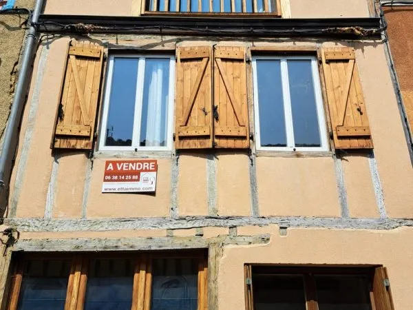 Maison de village de 83 m2 avec 2 étages , quartier calme