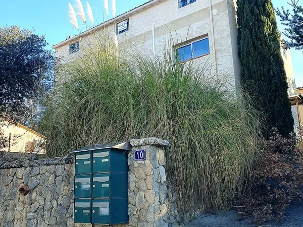 À vendre - Bâtiment de bureaux indépendant 300 m² avec parkings , Z.A. du Rourabeau
