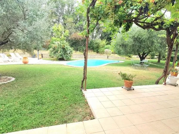 Maison et villa de prestige Vente Lauris 8p 200m² 880000€