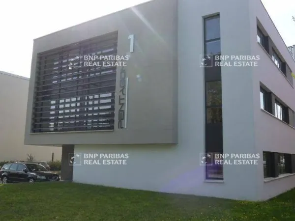 Bureaux 1006 m²