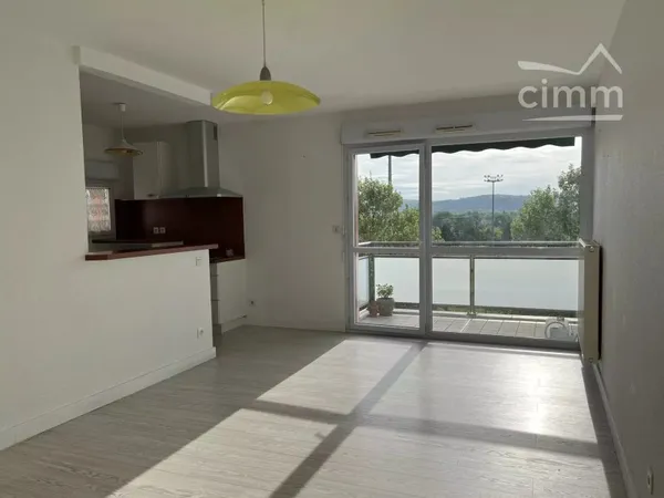 Appartement T3 avec terrasse