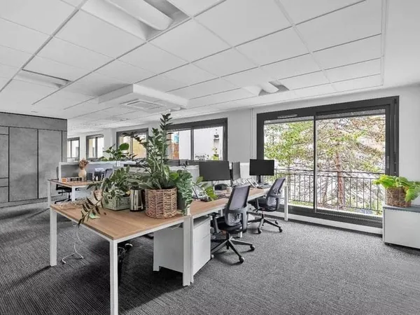 Bureaux 318 m²