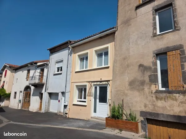 Charmante maison rénovée, 3 pièces, dans le centre bourg de Cournon d'Auvergne (63800), 90m2