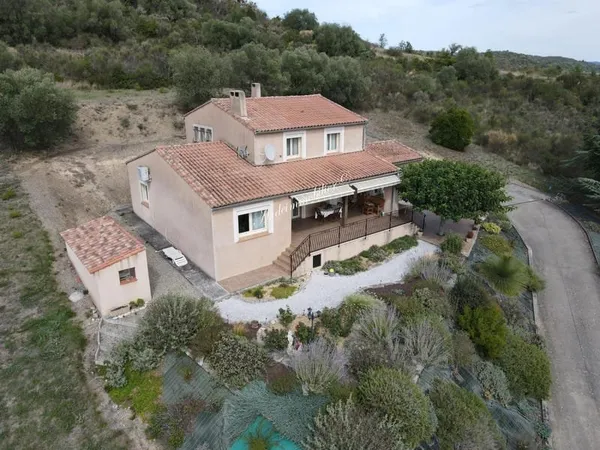 Villa avec piscine / belle vue Pyrénées