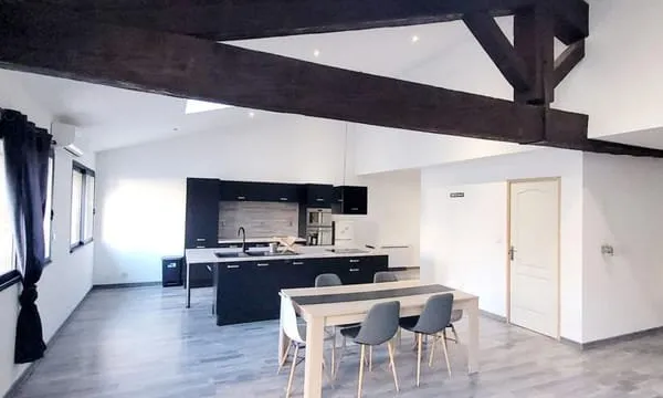 Maison T5 avec grand garage et cour à Armissan