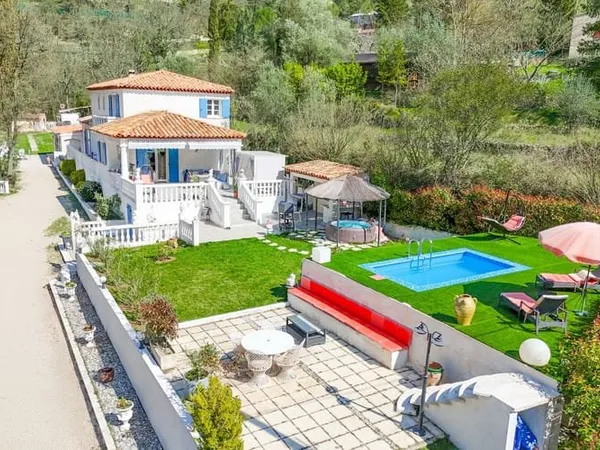 Maison 7 pièces 195 m²