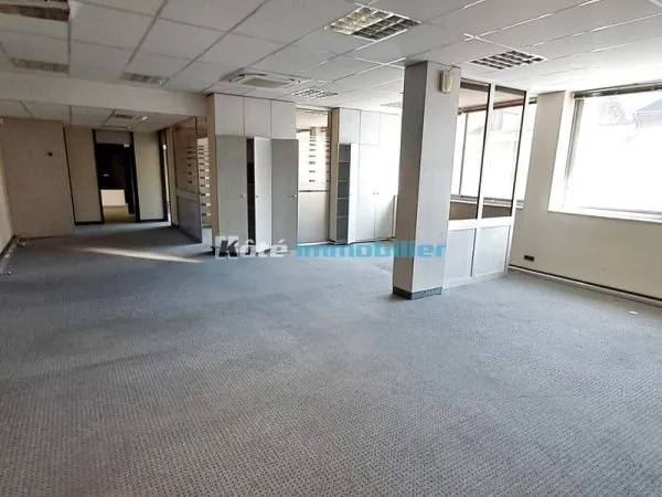 TARBES MARCADIEU LOCAL PROFESSIONNEL DE 234 M2 AU 1ER ETAGE AVEC ASCENSEUR