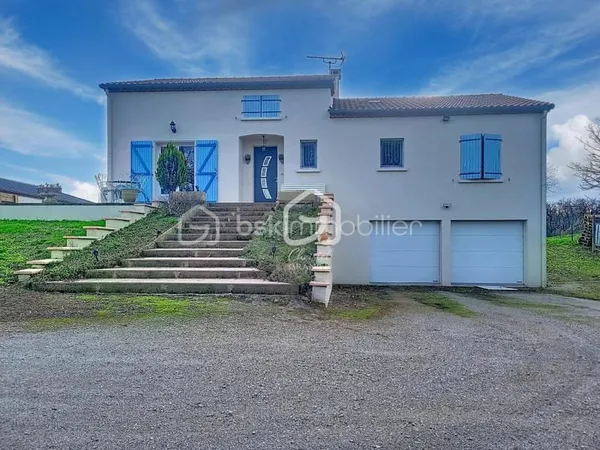 Maison familiale 143m² - vue dégagée - Sous-sol complet - Terrain 2120m²
