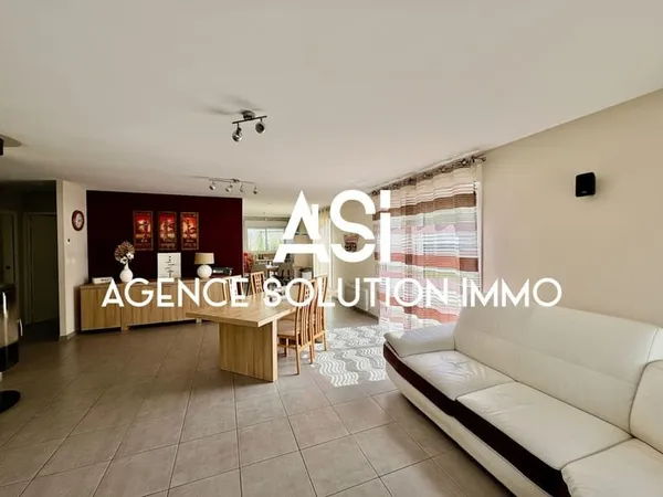 Maison 154m² 7 pièce(s) terrain clos St Ouën des Toits