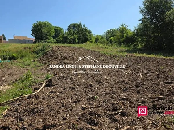 AUNEAU - JOLI TERRAIN VIABILISE DE 532 m²