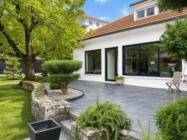 Villa 11 pièces 278 m²