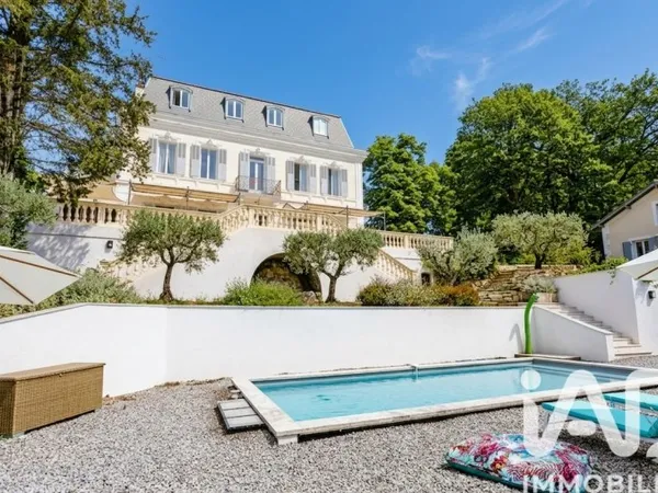 Maison 9 pièces 350 m²