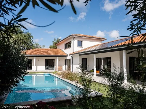 BISCAROSSE - SUPERBE, LUMINEUSE ET VASTE VILLA - 200 M2 ENVIRON - PROCHE FORET