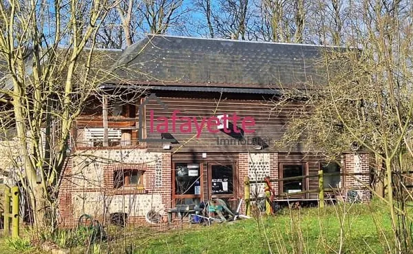 Maison 15 pièces 800 m²