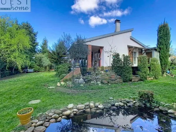 Maison familiale T5 avec beau terrain plat de 1 600 m2 et fo