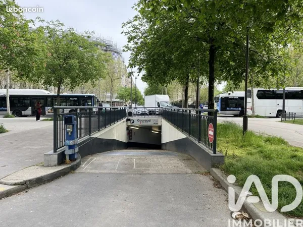 Parking/box Paris