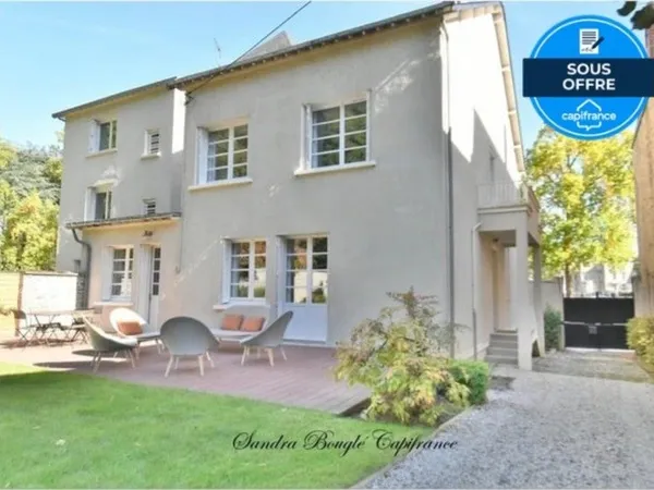 Maison à vendre 8 pièces LAVAL (53)