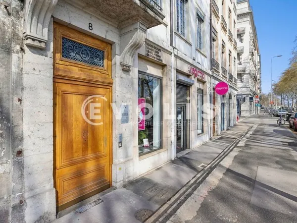QUAI JULES COURMONT - 171 m² non divisibles