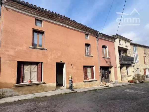 Maison de village avec jardin à fort potentiel