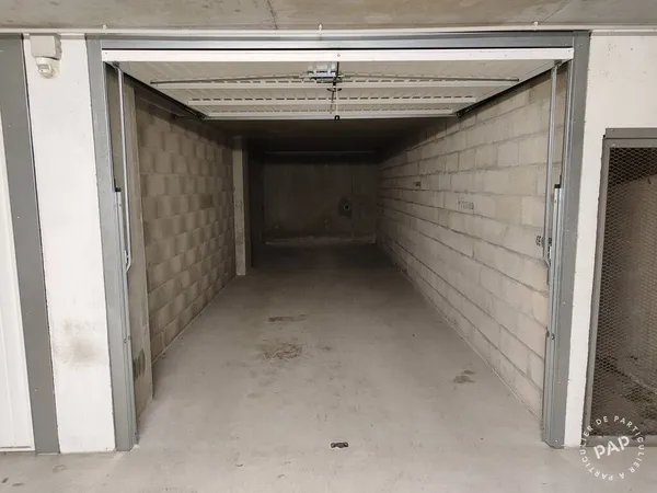 Garage/Parking