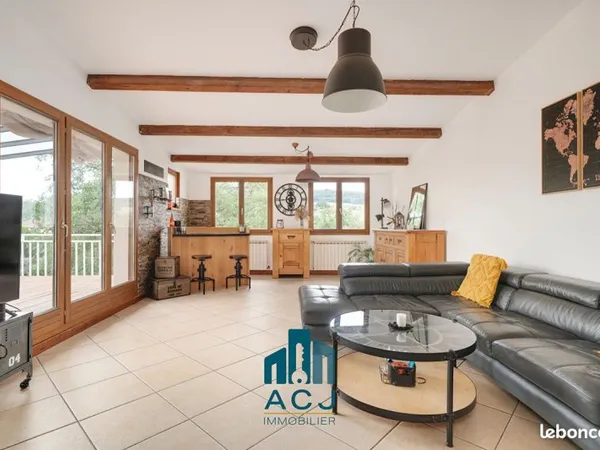 Maison 5 pièces 151 m²