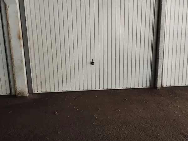 Vend 1 ou lot de 4 garages sécurisé 15m2