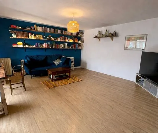 Grand T2 rénové 68 m2 - terasse - pièce de vie 34 m2