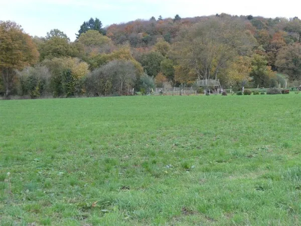 Terrain 610 m²