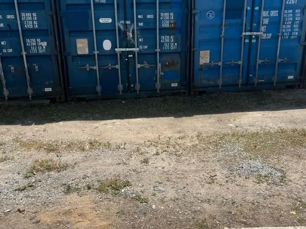 Garage/ container/ dépôt