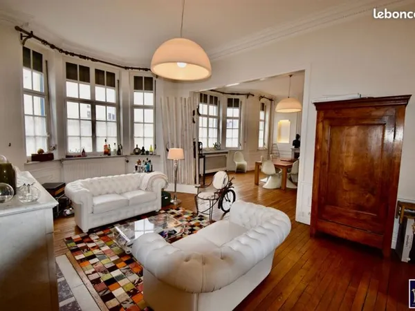 Maison 8 pièces 345 m²