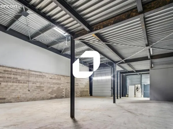 Local d'activité 403 m²