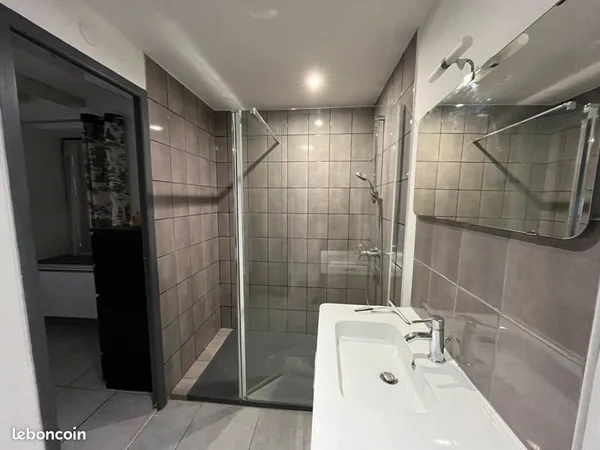 Studio 1 pièce 30 m²