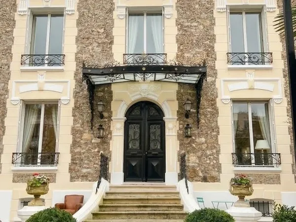 Maison 11 pièces 280 m²