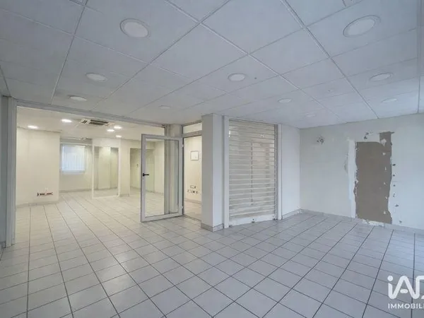 Local professionnel 155 m²