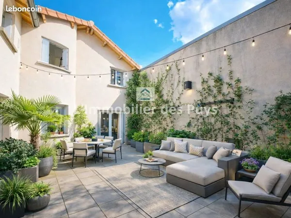 Ensemble maison + 2 studios - 295m² - Centre-ville de Riom